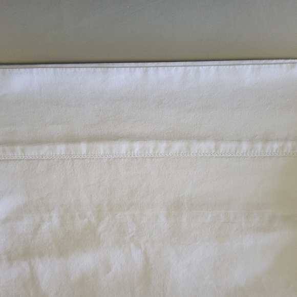 Charisma Sheet Set with 2 Pillow cases White, QUEEN - Picture 3 of 12